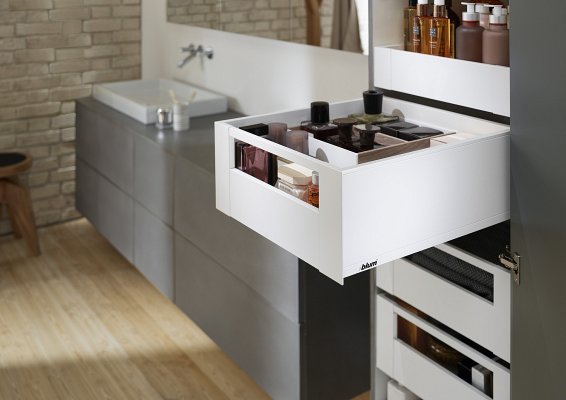 Внутренний ящик LEGRABOX pure TIP-ON BLUMOTION (высота C 177, глубина 350 мм, до 20 кг), терра-черный